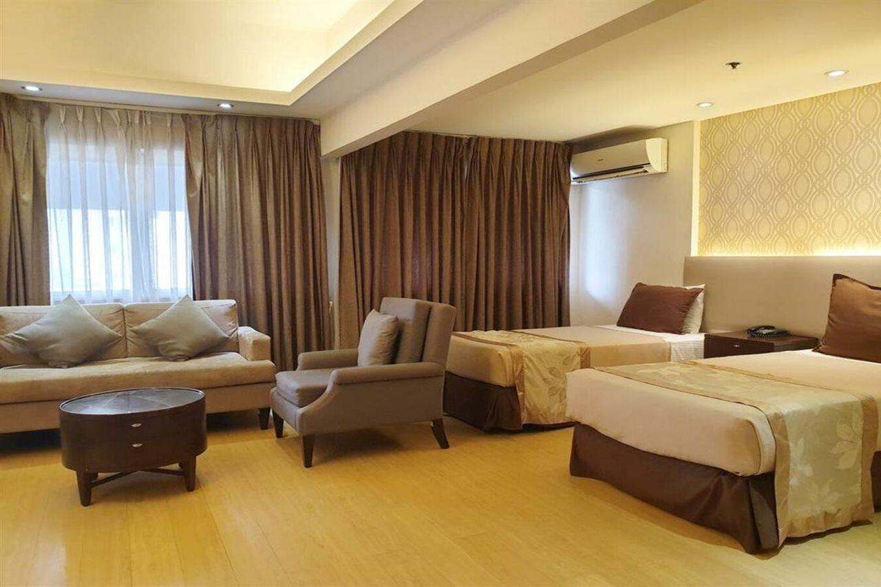 Imperial Palace Suites Quezon City Esterno foto