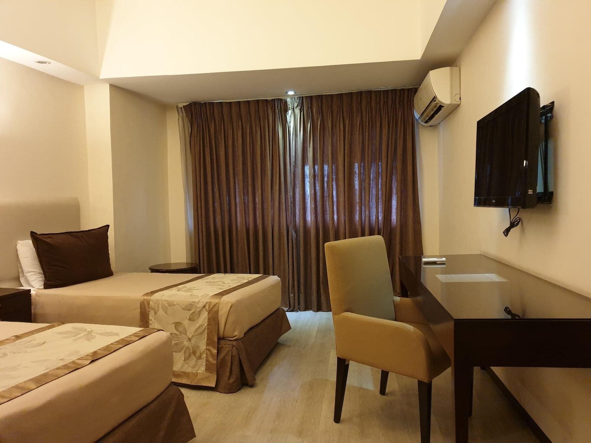 Imperial Palace Suites Quezon City Esterno foto