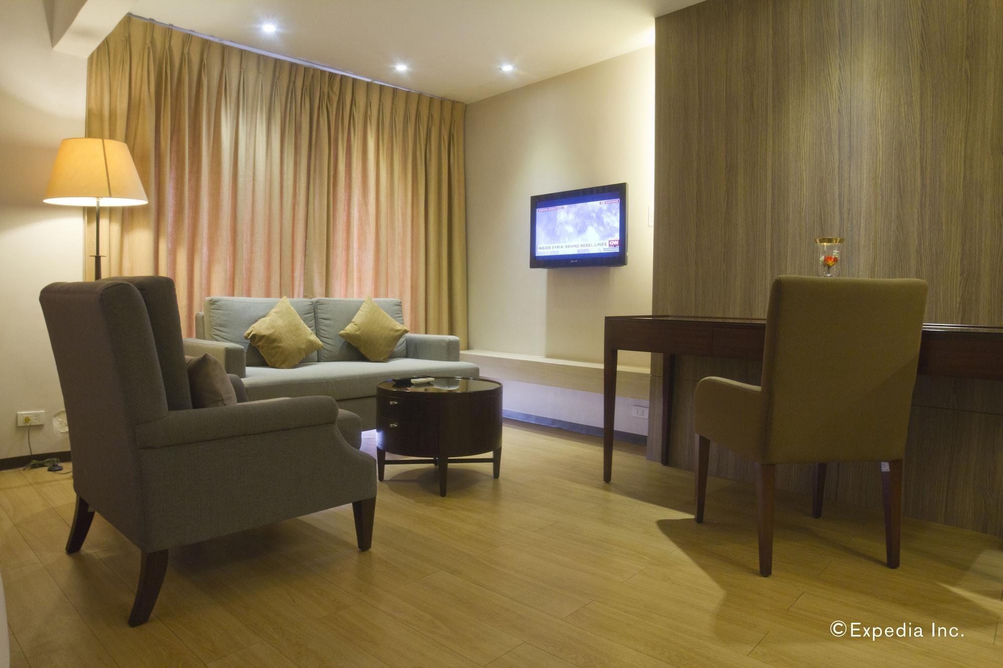 Imperial Palace Suites Quezon City Esterno foto