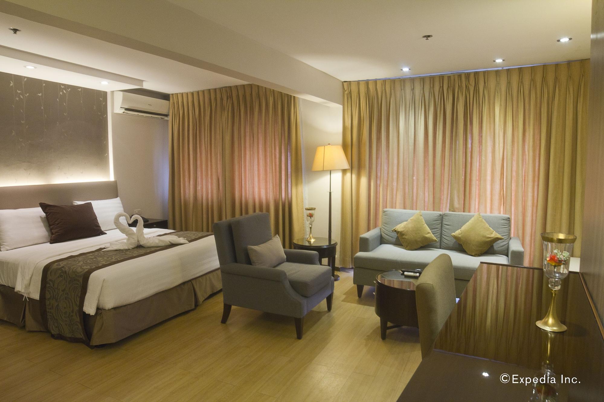 Imperial Palace Suites Quezon City Esterno foto