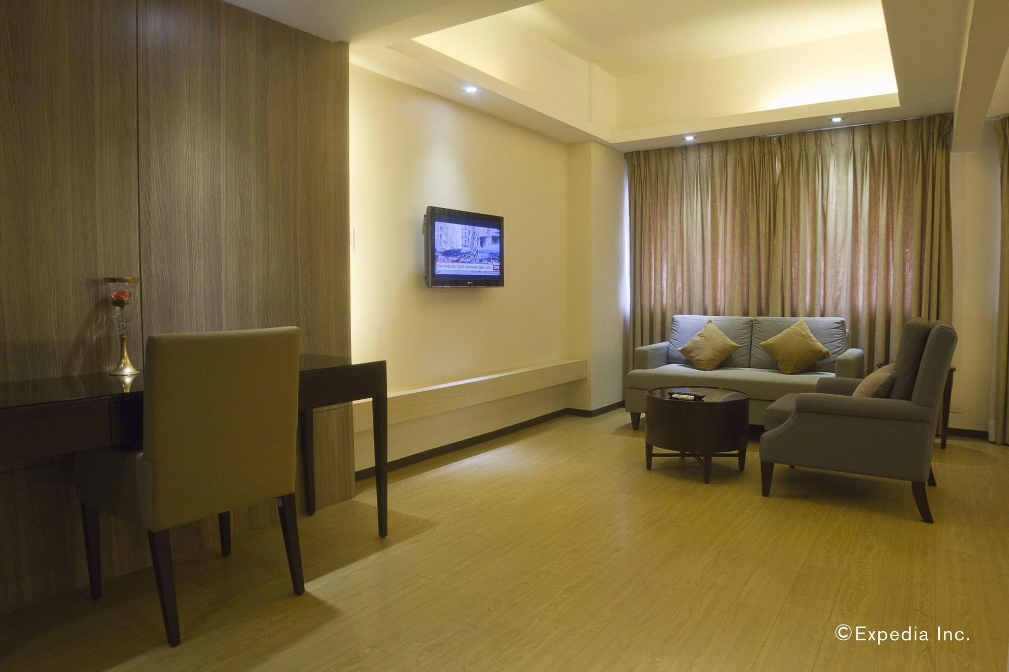 Imperial Palace Suites Quezon City Esterno foto
