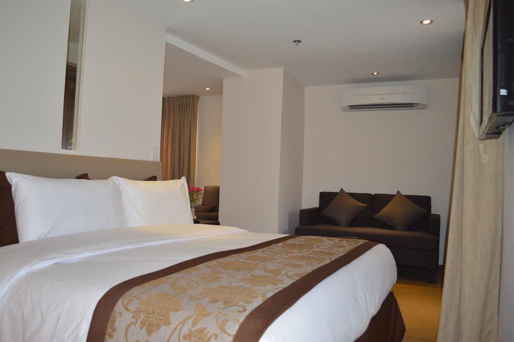 Imperial Palace Suites Quezon City Esterno foto