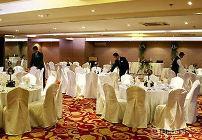Imperial Palace Suites Quezon City Esterno foto