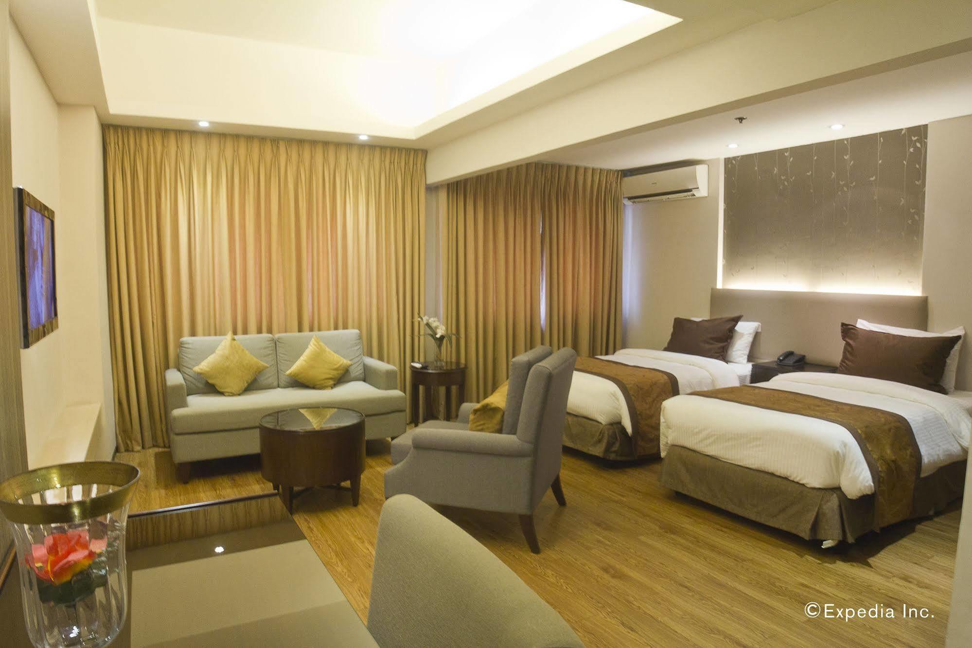 Imperial Palace Suites Quezon City Esterno foto