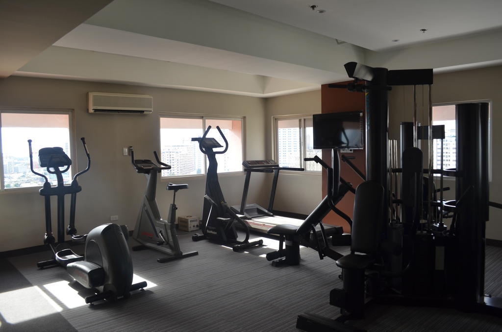 Imperial Palace Suites Quezon City Esterno foto