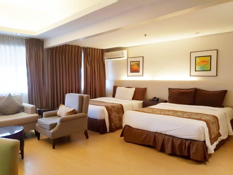 Imperial Palace Suites Quezon City Esterno foto