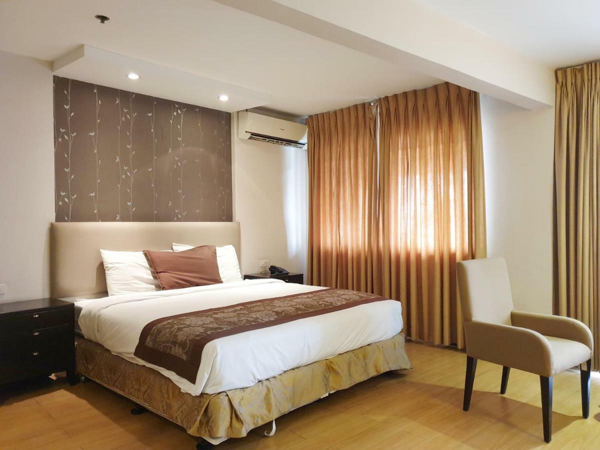 Imperial Palace Suites Quezon City Esterno foto
