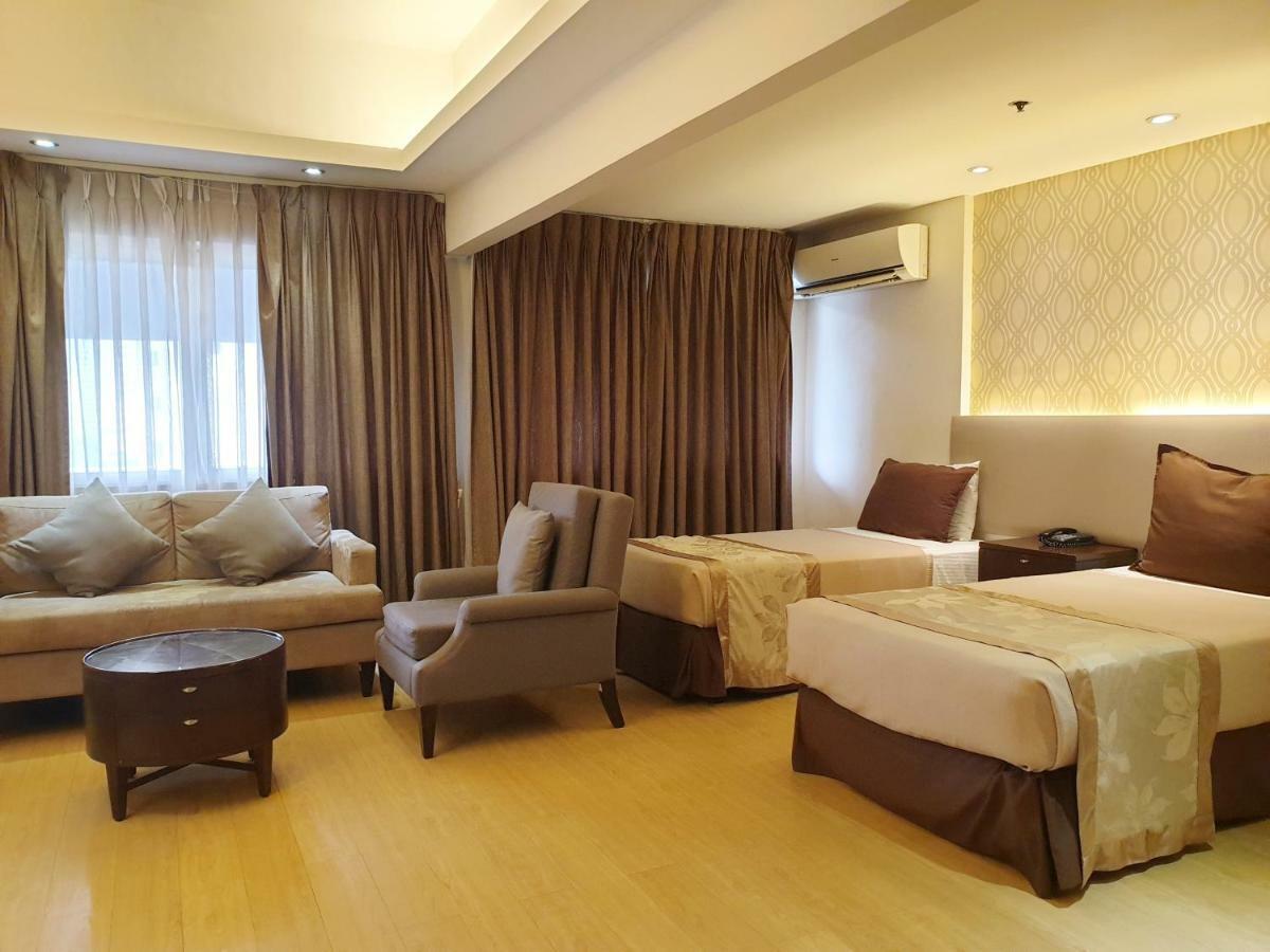 Imperial Palace Suites Quezon City Esterno foto