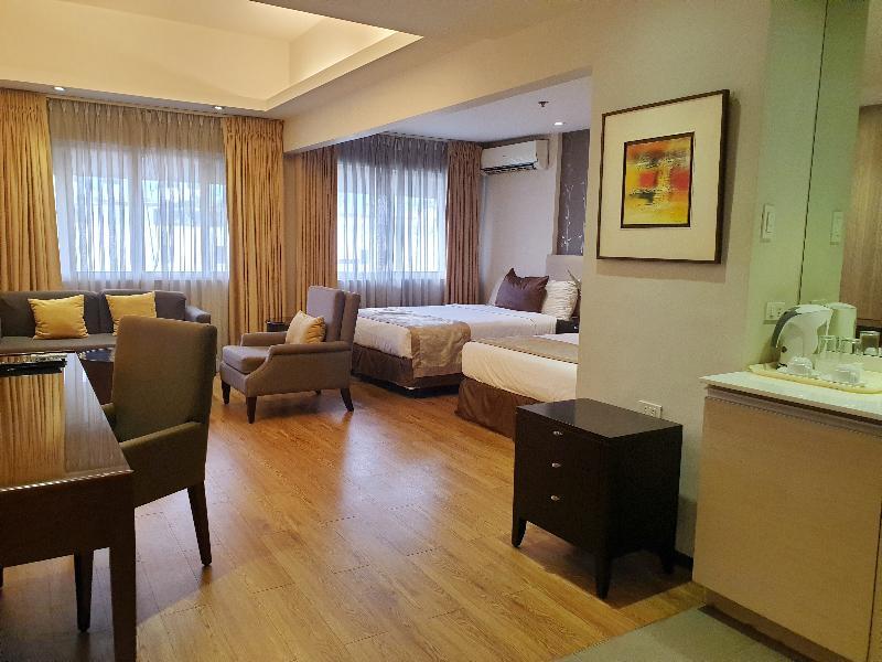 Imperial Palace Suites Quezon City Esterno foto